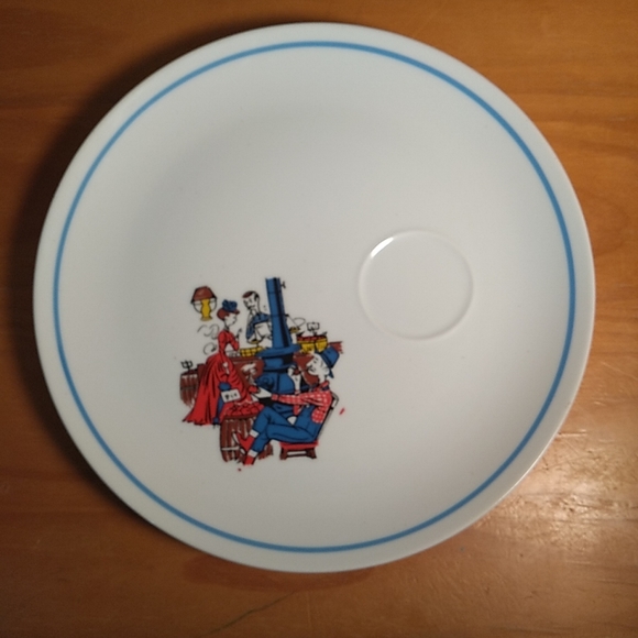 MUGSROYALE JAPAN VINTAGE PEDESTAL PORCELIN PLATES AND TEACUPS 2 SETS OF 2. RARE - Picture 3 of 11